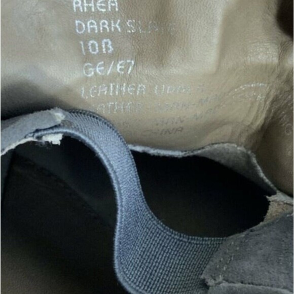 Earthies Suede Rhea Square-toe Block Heel Booties 10 - Picture 6 of 11